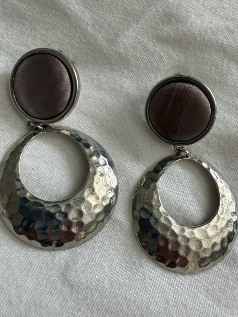 Plum Cabochon Hammered Silver Tone Circle Drop Earrings